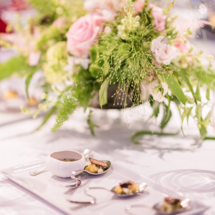 Table du mariage gay sobre élégant fleurs