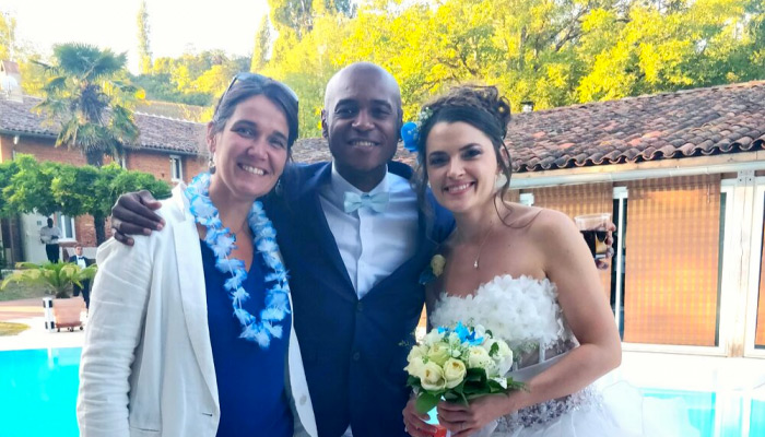 Les maries Barbara et Brayen avec Delphine