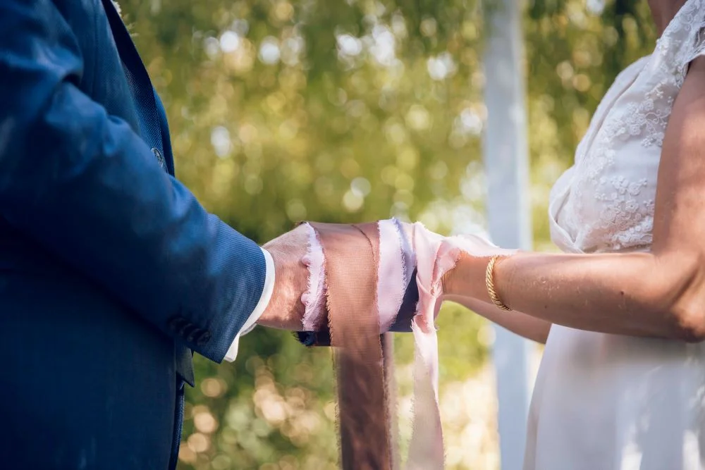 Le rituel des rubans pour votre cérémonie laïque de mariage